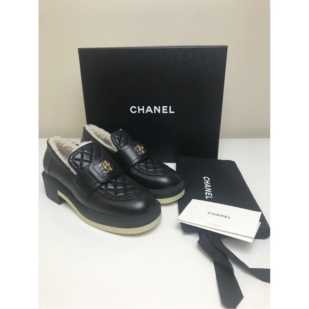 CHANEL Black Quilted Leather Shearling-Lined Loafers with Gold CC